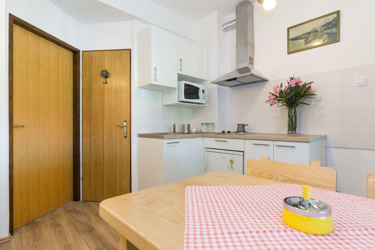 Pape Punat Apartmani I Sobe מראה חיצוני תמונה